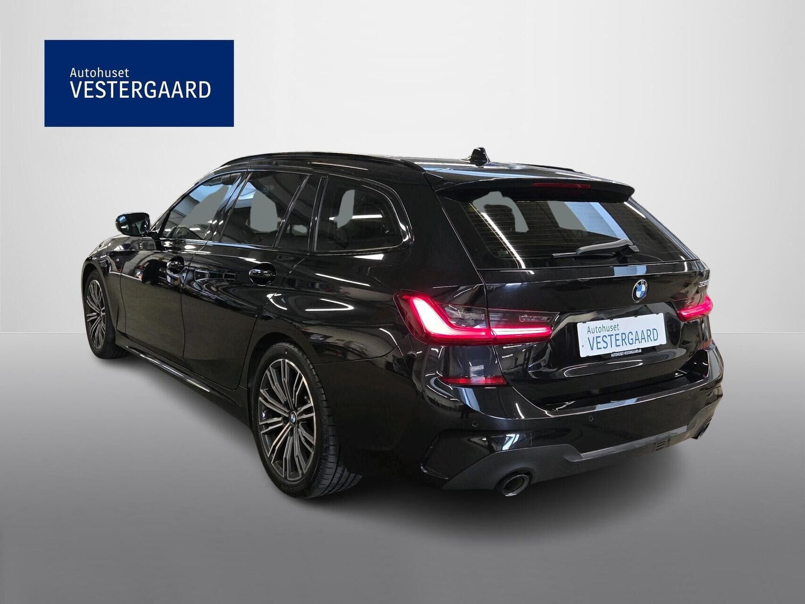Sort BMW 330i fra 2020