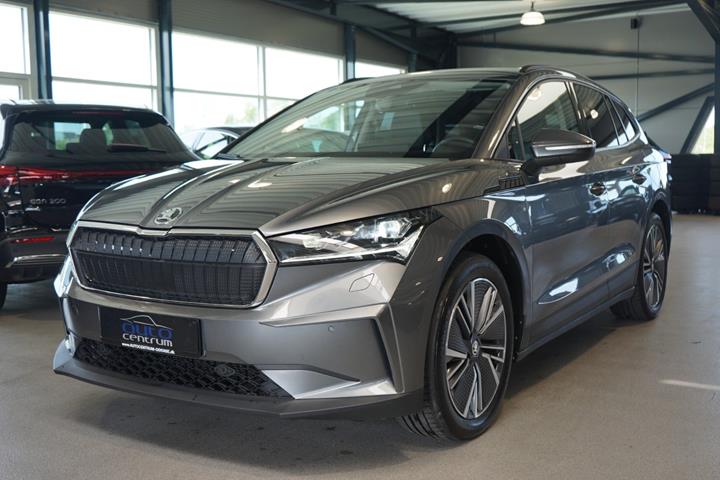 Grå Skoda Enyaq fra 2023