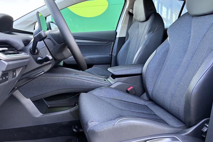 Grå Skoda Elroq fra 2027