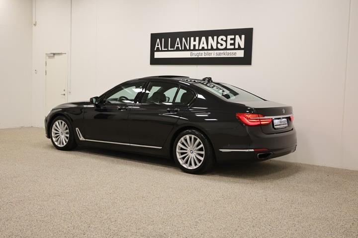 Sort BMW 730d fra 2018
