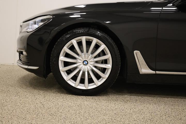Sort BMW 730d fra 2018