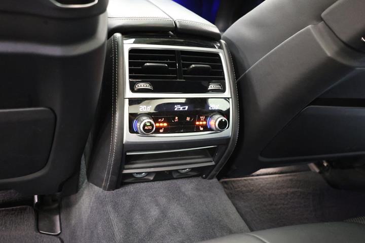 Sort BMW 730d fra 2018