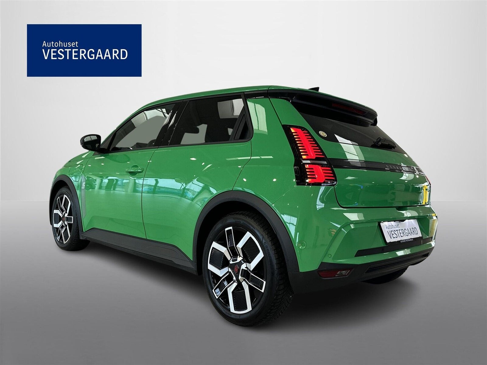Grøn Renault 5 E-Tech fra 2025