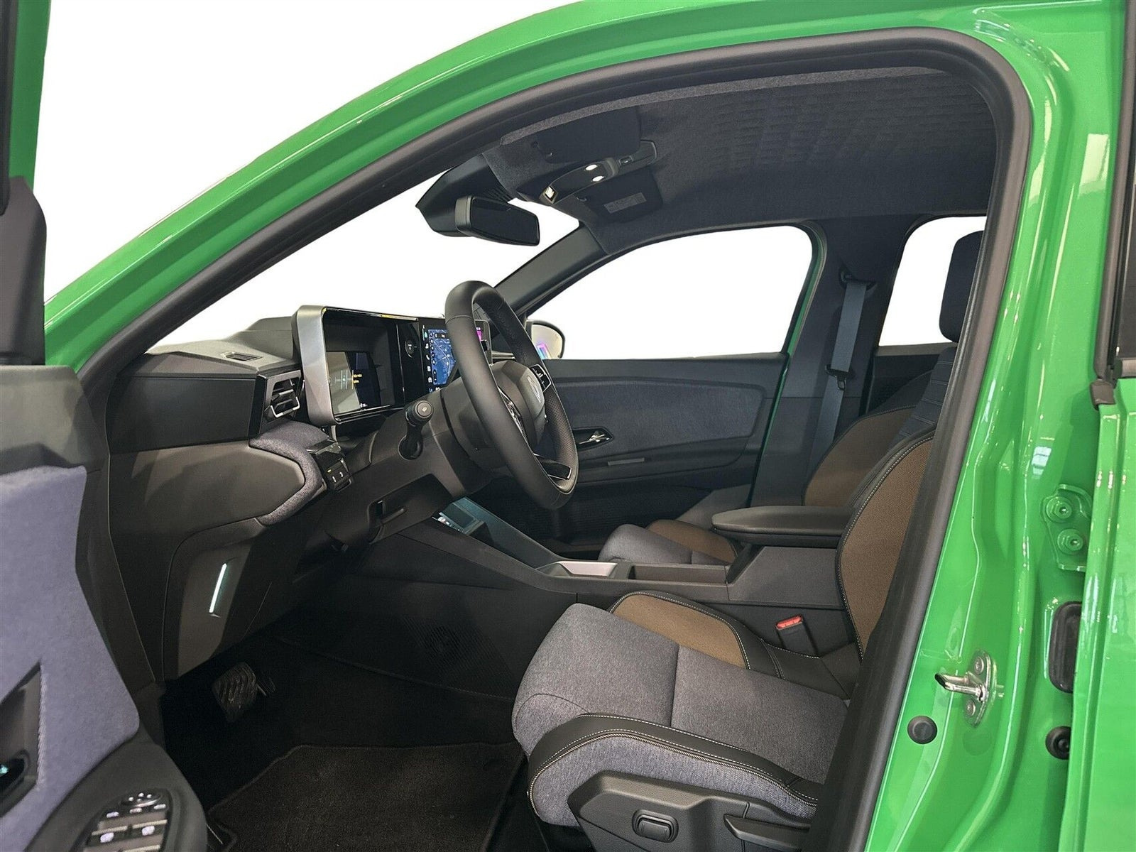 Grøn Renault 5 E-Tech fra 2025