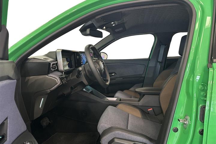 Grøn Renault 5 E-Tech fra 2025