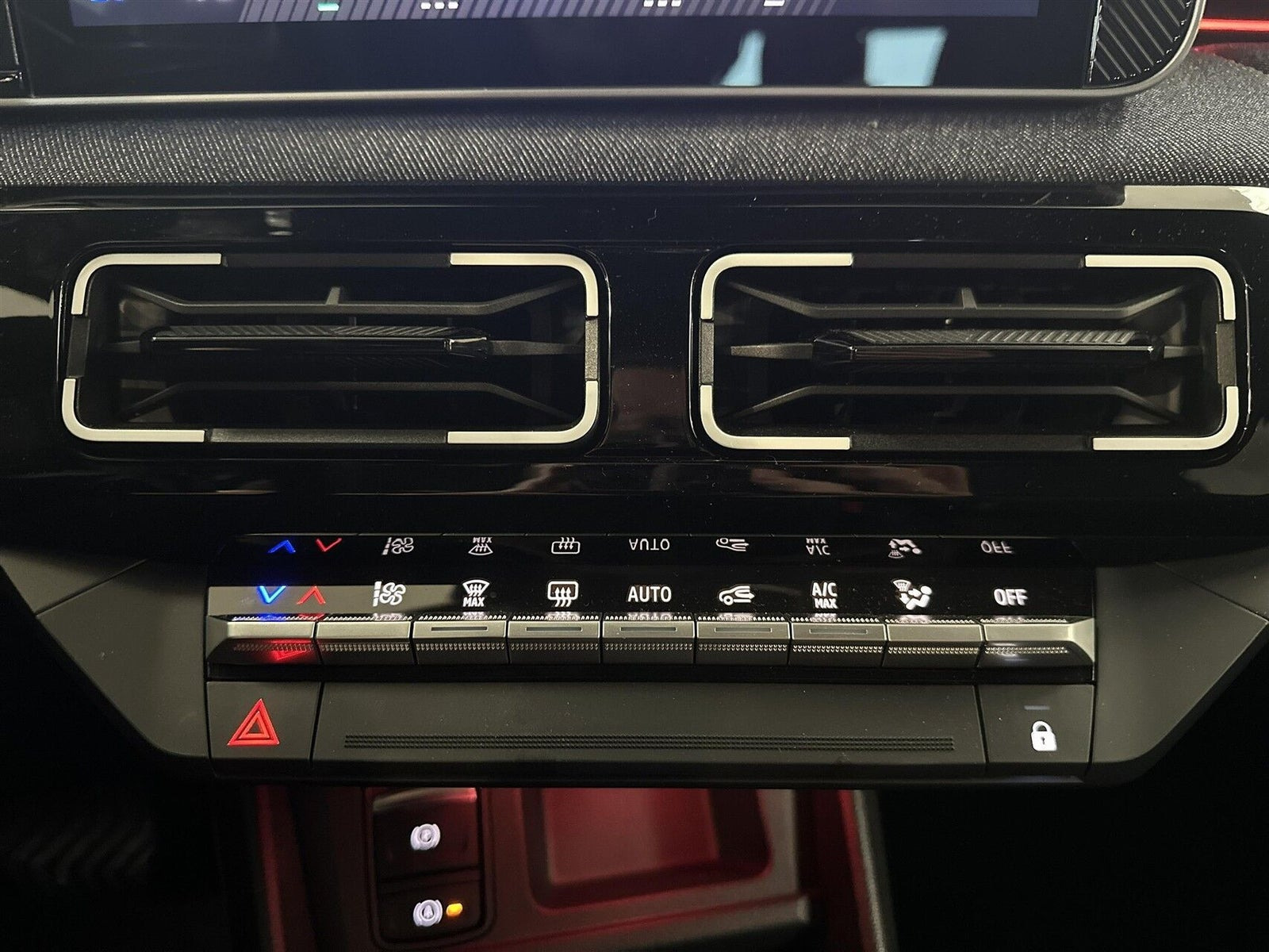 Grøn Renault 5 E-Tech fra 2025