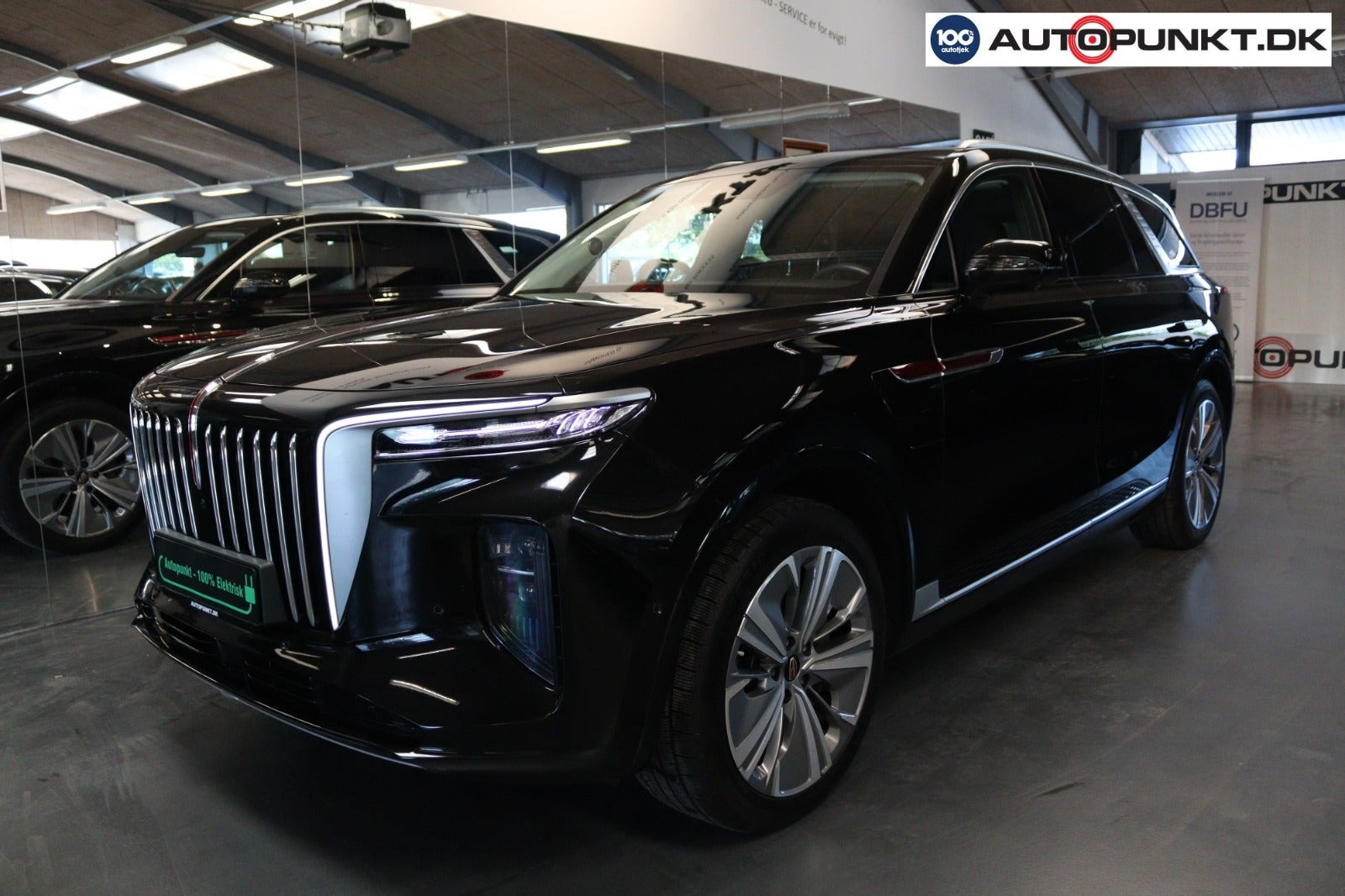 Sort Hongqi E-HS9 fra 2024
