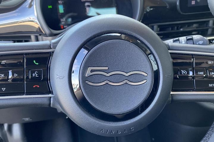 Sort Fiat 500e fra 2023