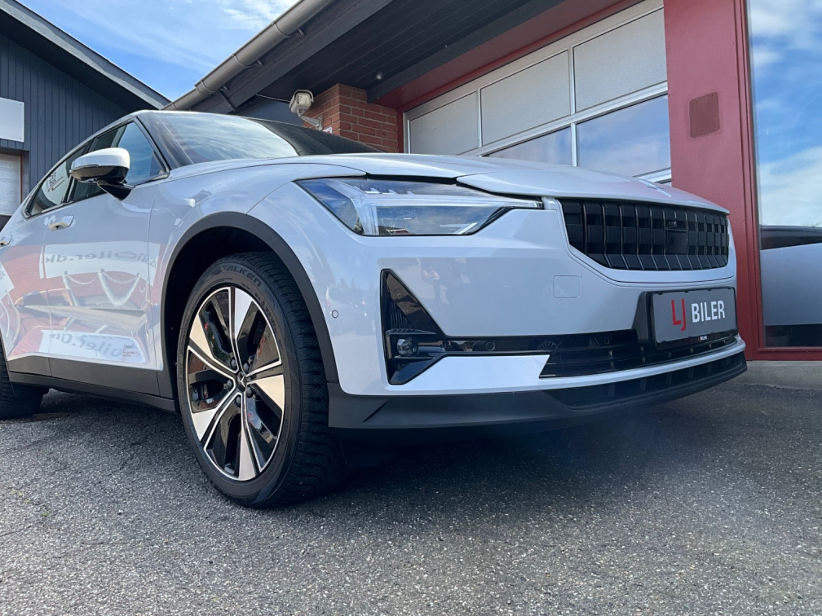 Hvid Polestar 2 fra 2023
