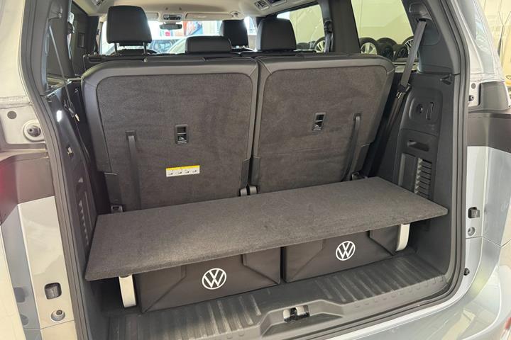 Grå VW ID.Buzz fra 2025