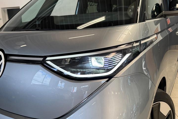 Grå VW ID.Buzz fra 2025