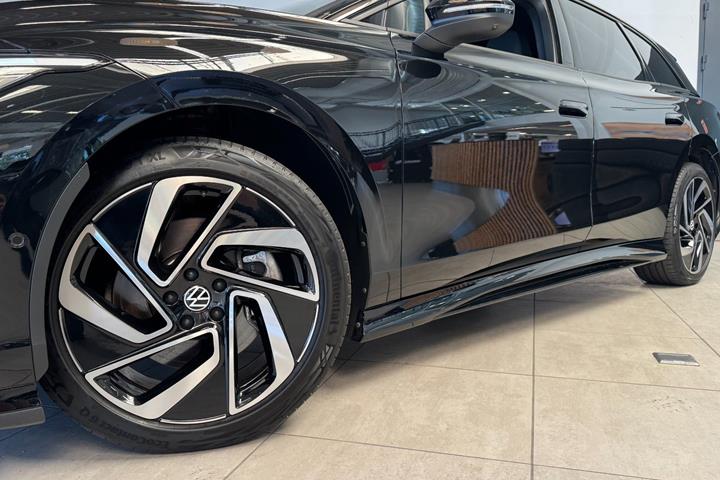 Sort VW ID.7 fra 2025