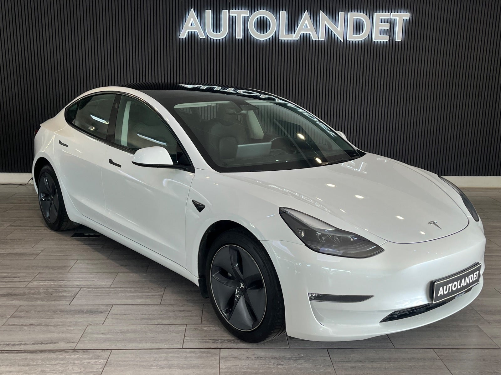 Tesla Model 3 Long Range AWD