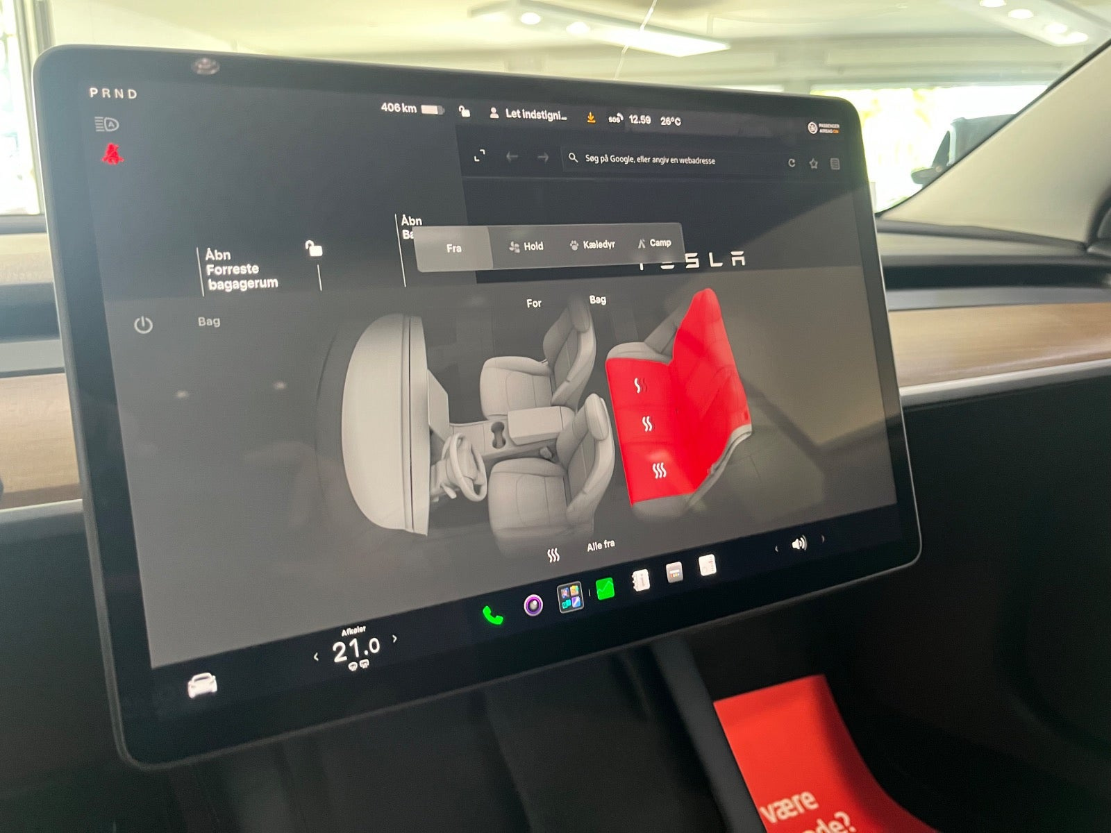 Hvid Tesla Model 3 fra 2023