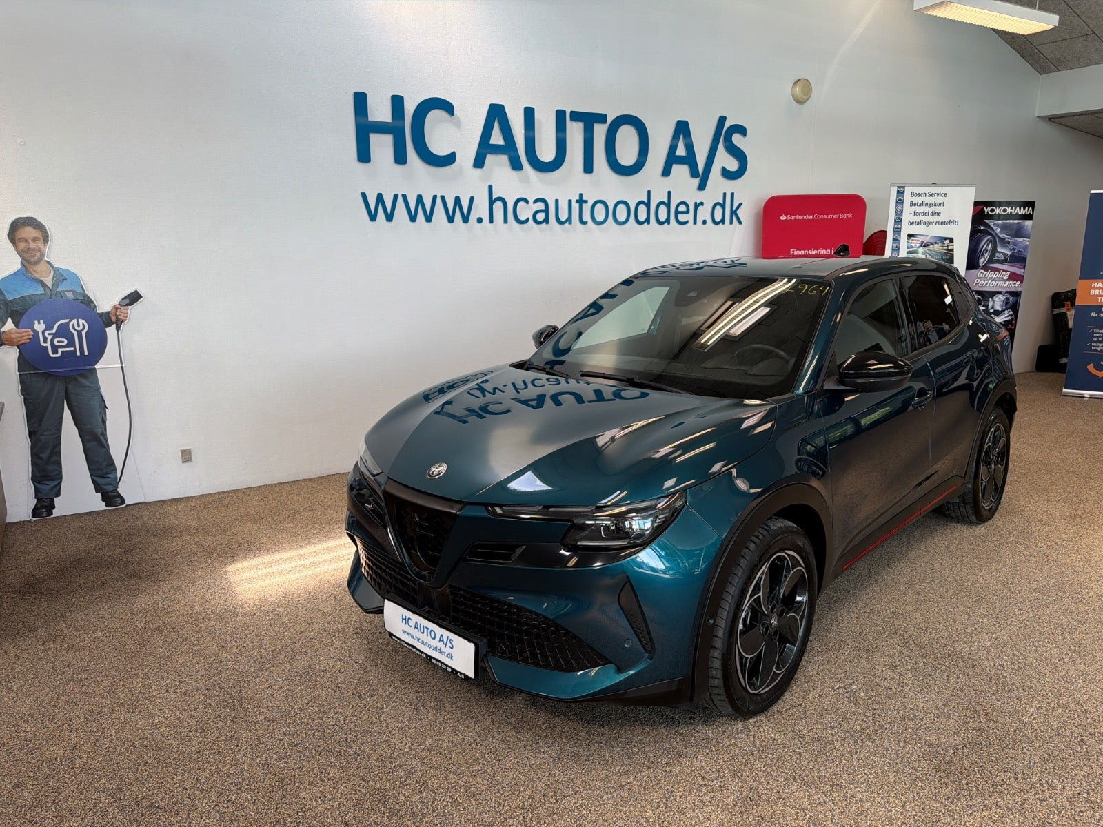 Blå Alfa Romeo Junior fra 2025