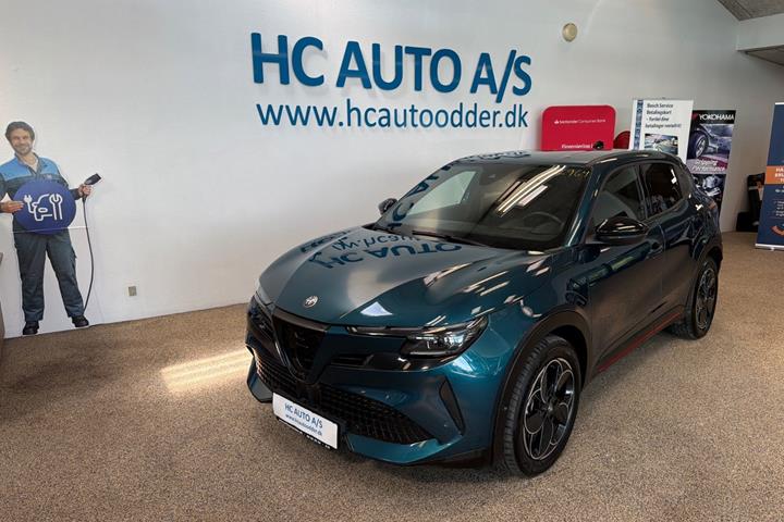 Blå Alfa Romeo Junior fra 2025