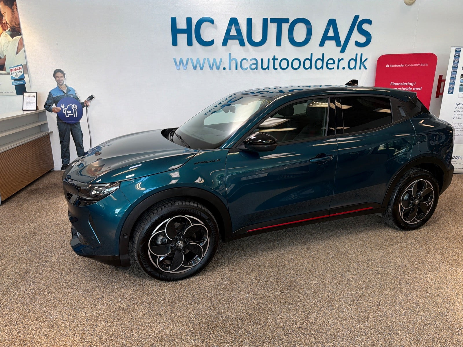 Blå Alfa Romeo Junior fra 2025