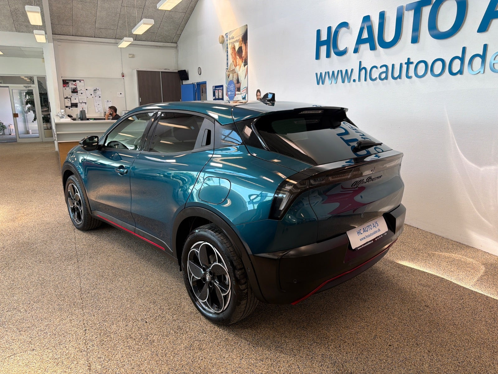 Blå Alfa Romeo Junior fra 2025