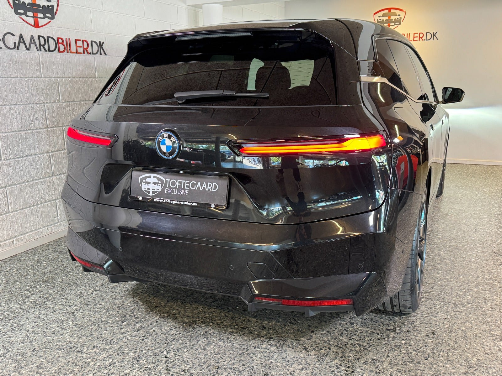 Sort BMW iX fra 2023