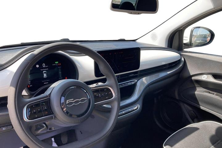 undefined Fiat 500e fra 2023