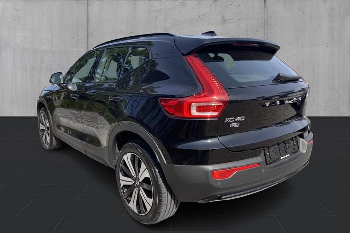 Sort Volvo XC40 fra 2023