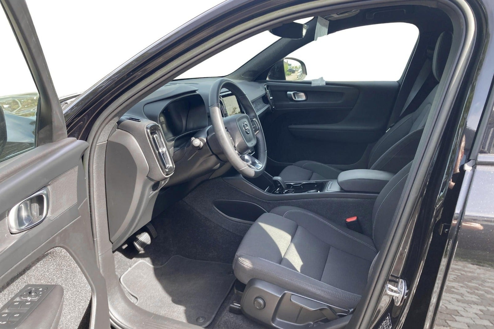 Sort Volvo XC40 fra 2023