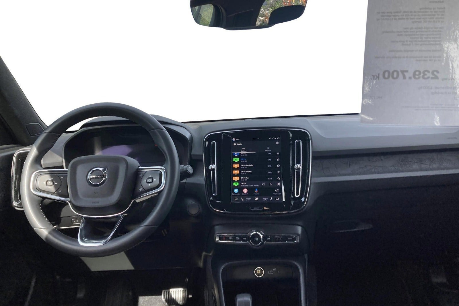 Sort Volvo XC40 fra 2023