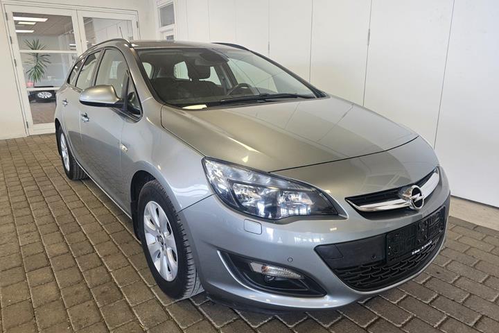 Sølv Opel Astra fra 2015