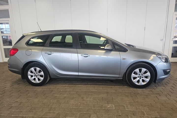 Sølv Opel Astra fra 2015
