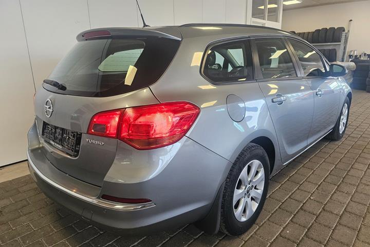 Sølv Opel Astra fra 2015
