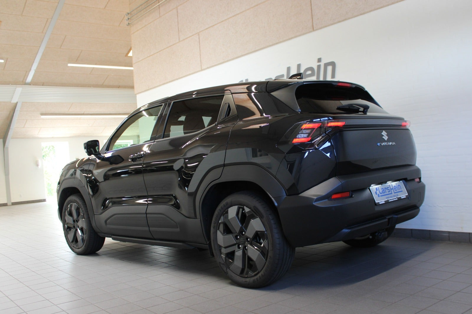Sort Suzuki eVitara fra 2026