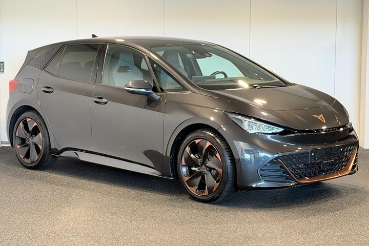 Grå Cupra Born fra 2024