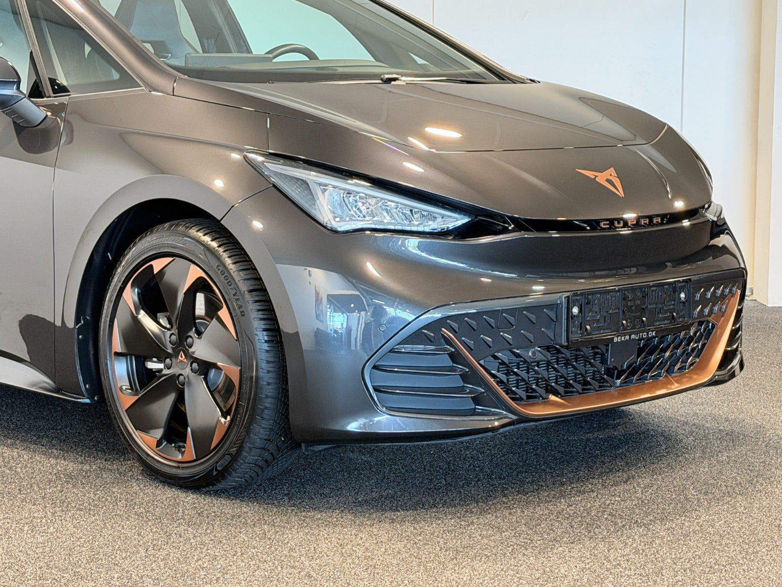 Grå Cupra Born fra 2024