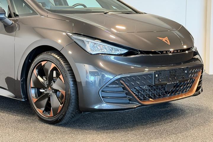 Grå Cupra Born fra 2024