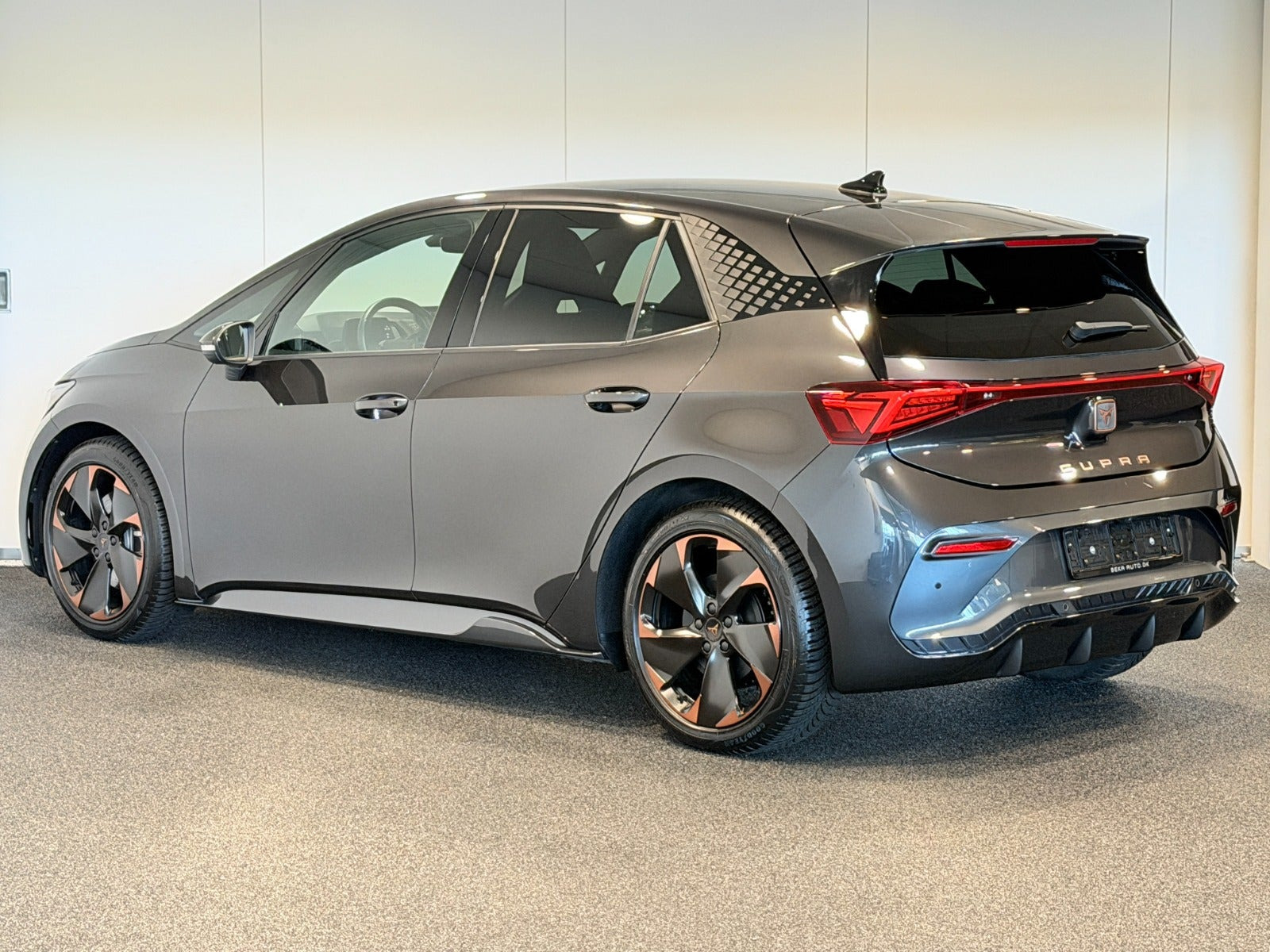 Grå Cupra Born fra 2024