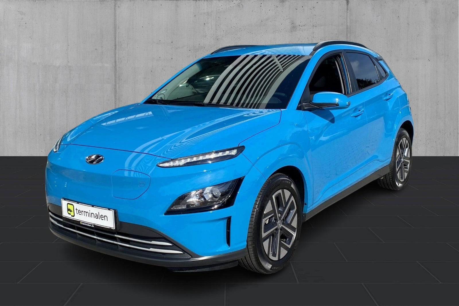 Blå Hyundai Kona fra 2022