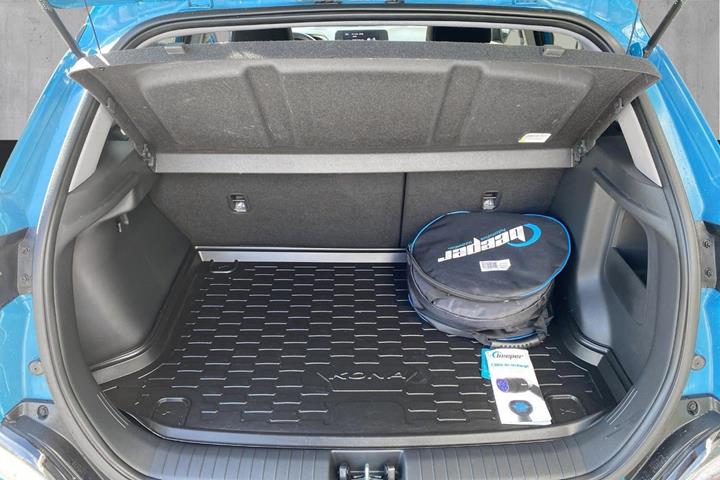 Blå Hyundai Kona fra 2022