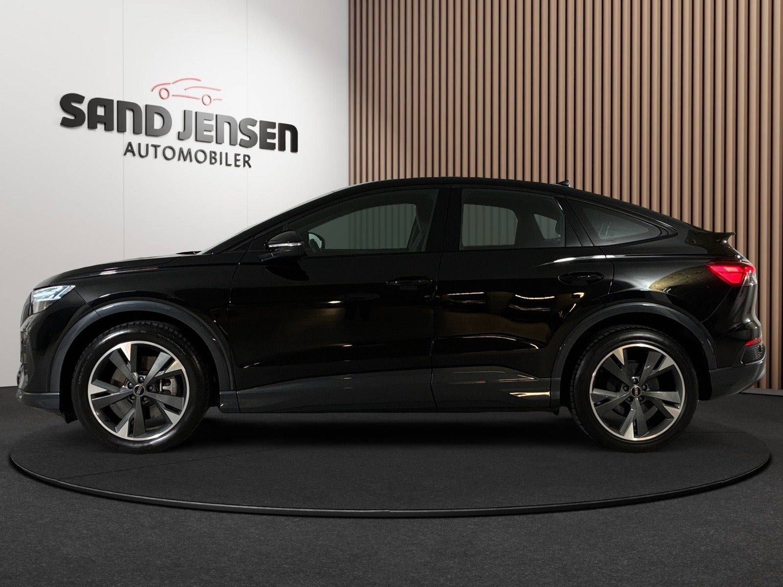 Sort Audi Q4 e-tron fra 2024