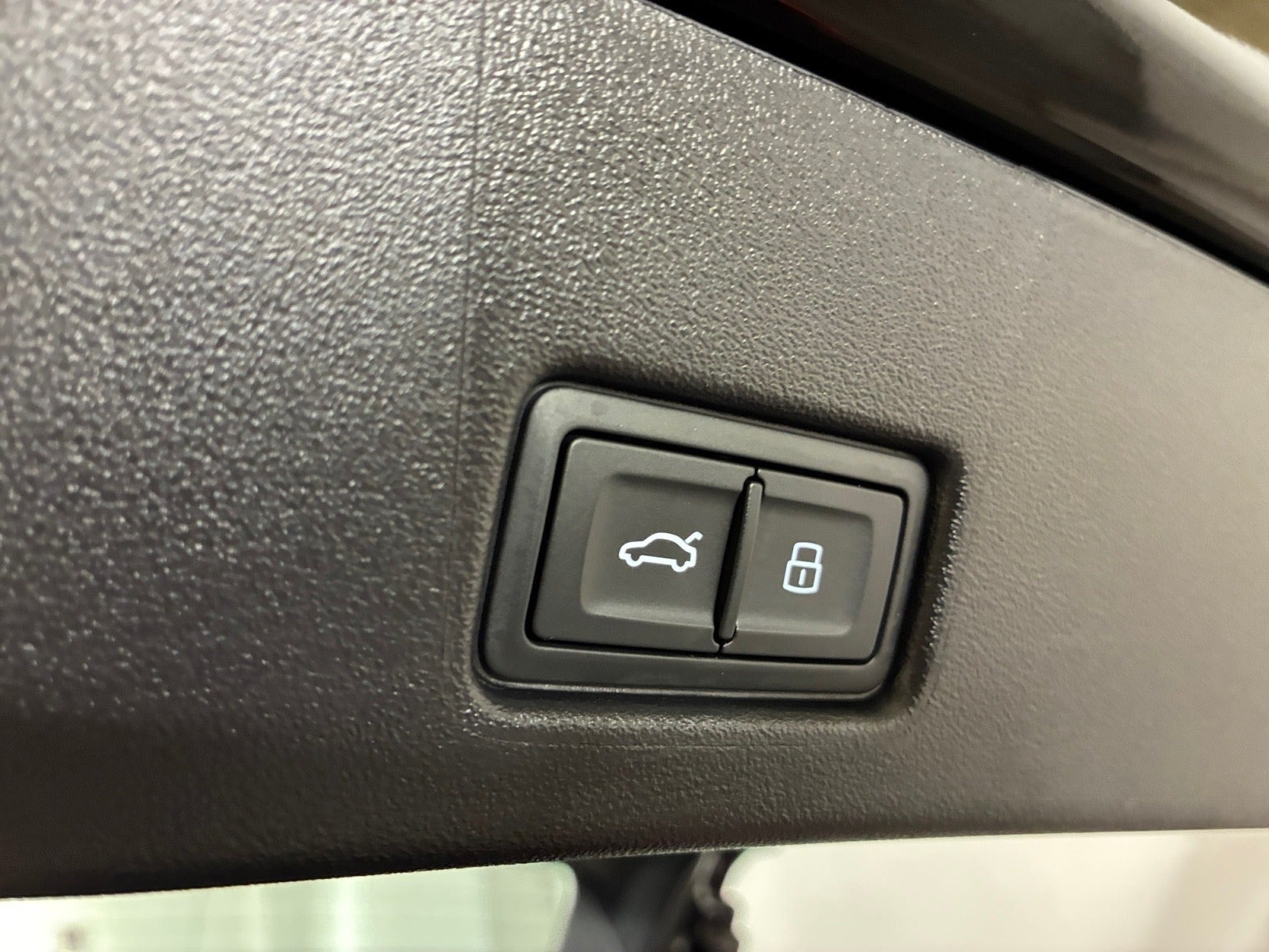 Sort Audi Q4 e-tron fra 2024