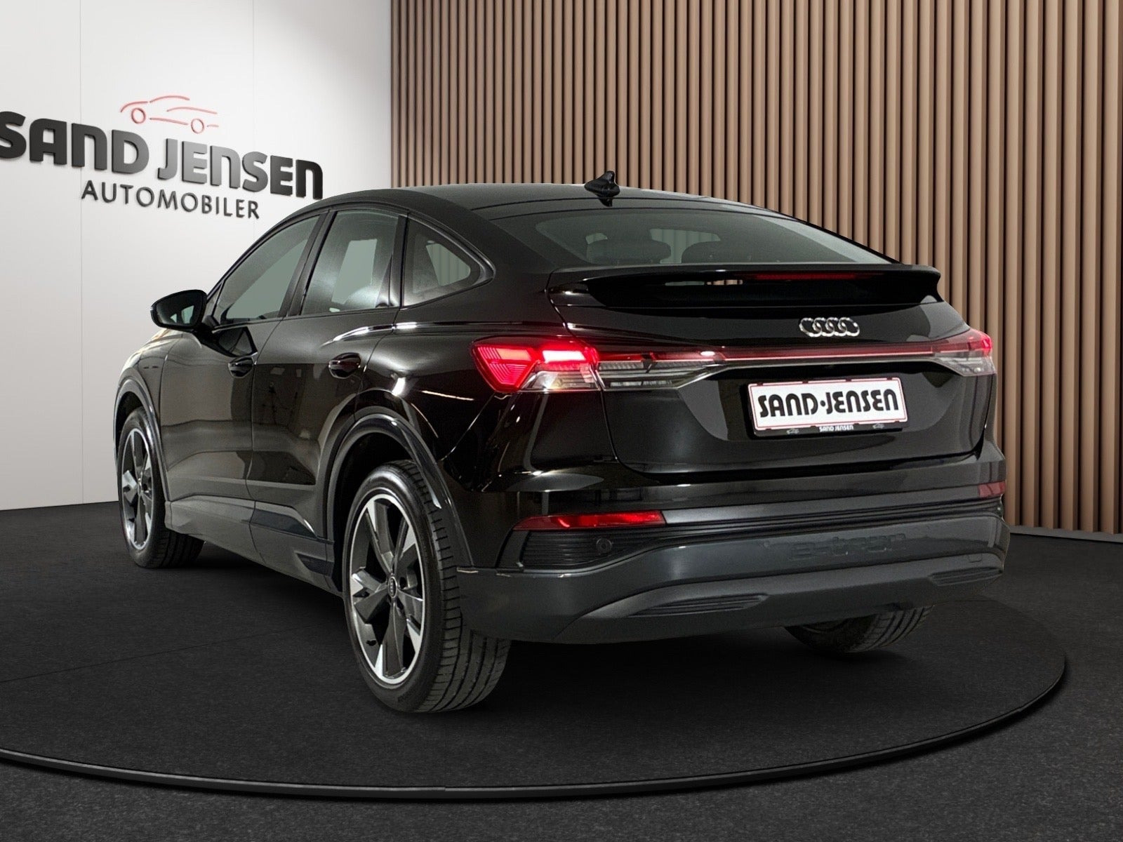 Sort Audi Q4 e-tron fra 2024