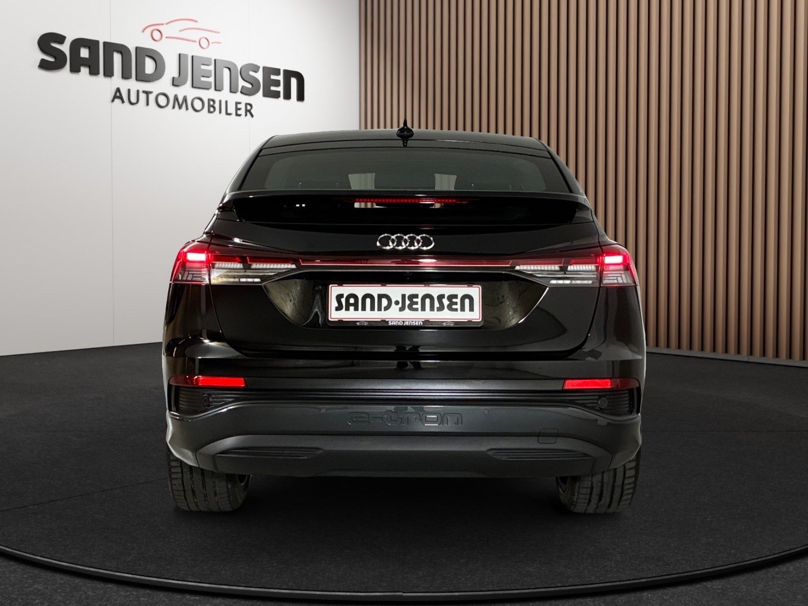 Sort Audi Q4 e-tron fra 2024