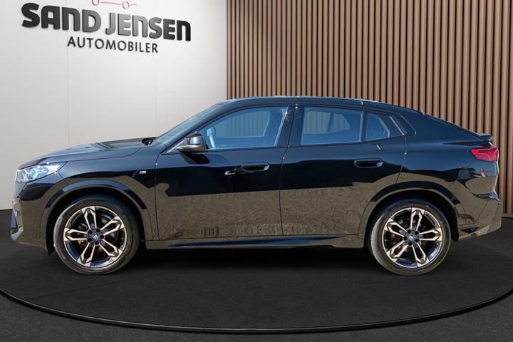 Sort BMW iX2 fra 2025