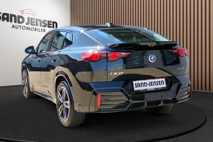 Sort BMW iX2 fra 2025