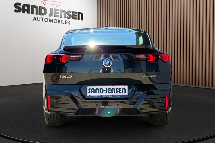 Sort BMW iX2 fra 2025