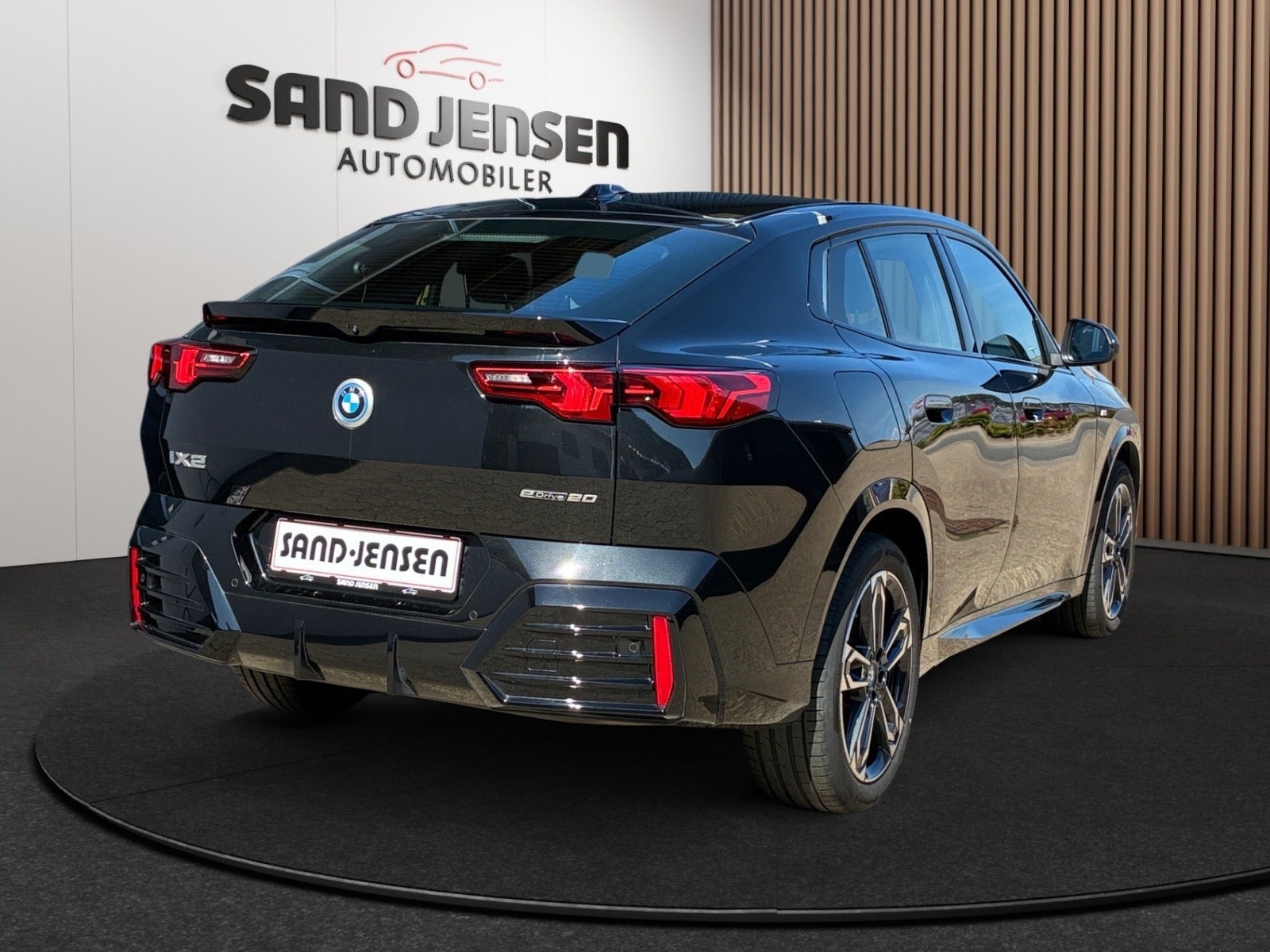 Sort BMW iX2 fra 2025