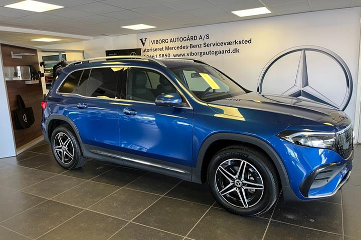 Blå Mercedes EQB250+ fra 2026