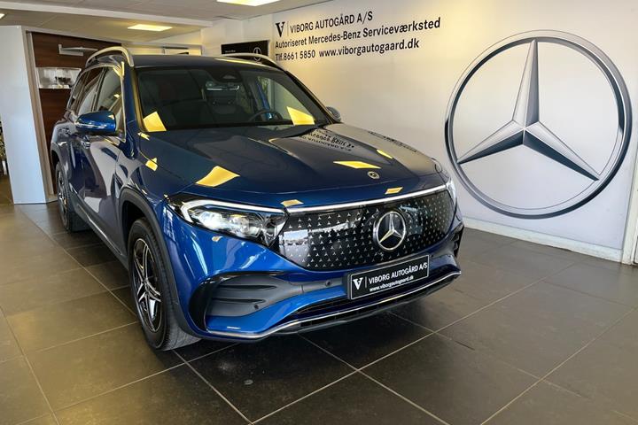 Blå Mercedes EQB250+ fra 2026