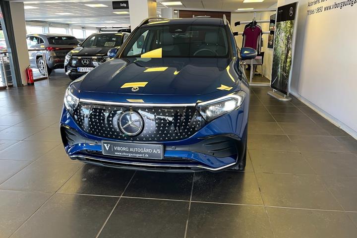 Blå Mercedes EQB250+ fra 2026