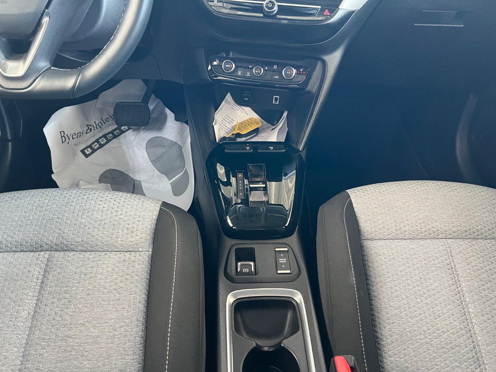 Sort Opel Corsa-e fra 2024