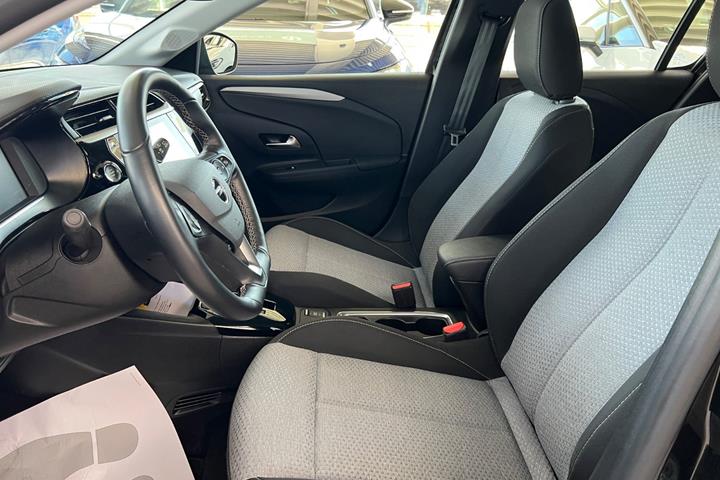 Sort Opel Corsa-e fra 2024
